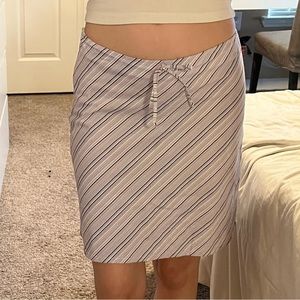 Low rise striped knee length skirt
